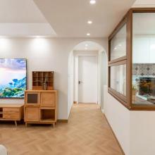 128㎡原木中古风：巧用留白与软装，打造通透舒适居所！