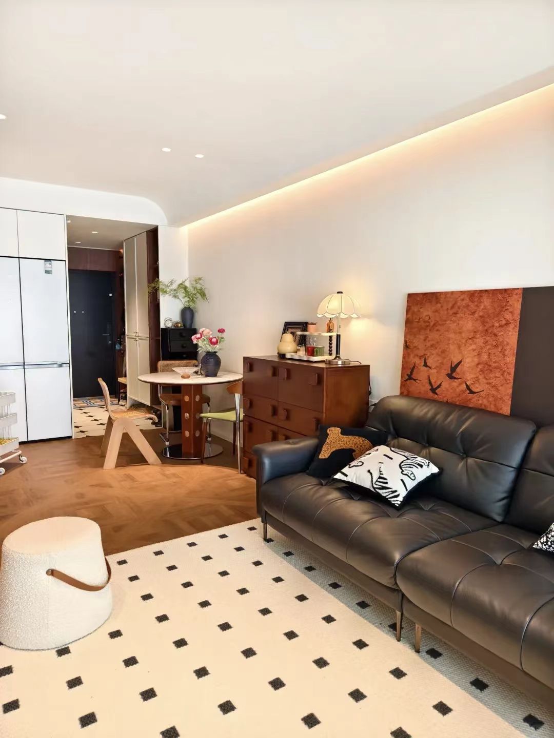 省钱不出错！60㎡小两室中古风装修，也能显开阔