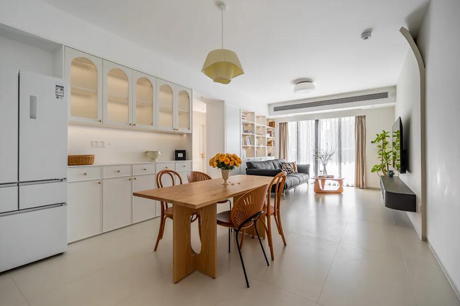106m²现代轻法式三居，既要视觉的宽敞，又要充足的收纳，还要住得舒适有品质！